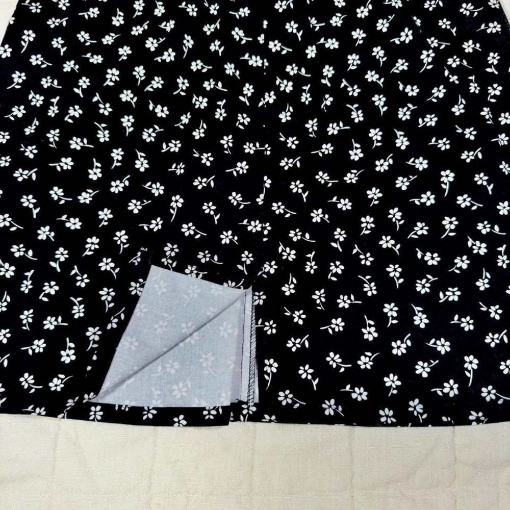 Vintage Bill Blass Jeans Black Floral Mini Skirt – Size 4P (Stretch Cotton) - Picture 6 of 6